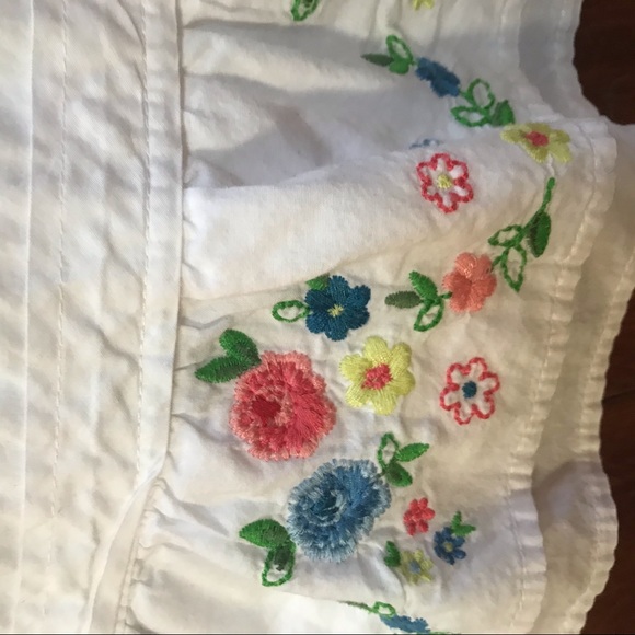 Children’s Place embroidered top - Picture 2 of 3